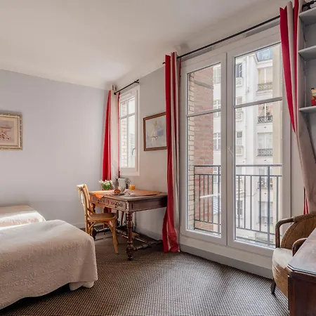 Center Trocadero Apartment