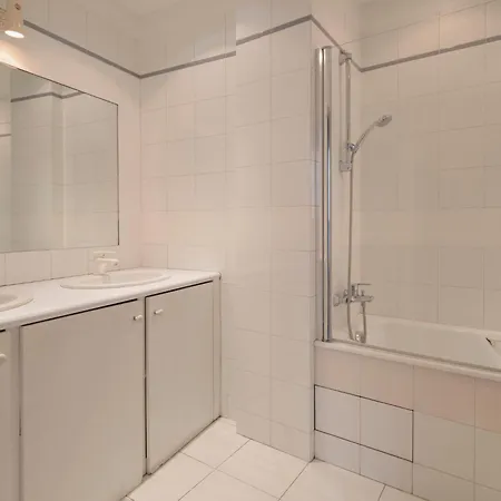 Center Trocadero Apartment