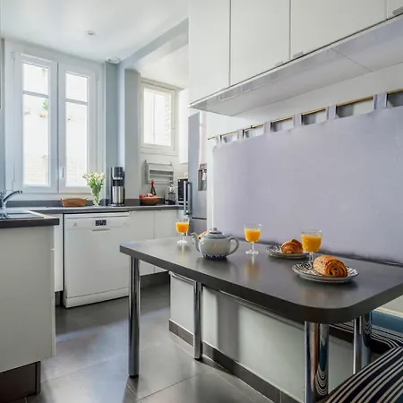Center Trocadero Apartment *